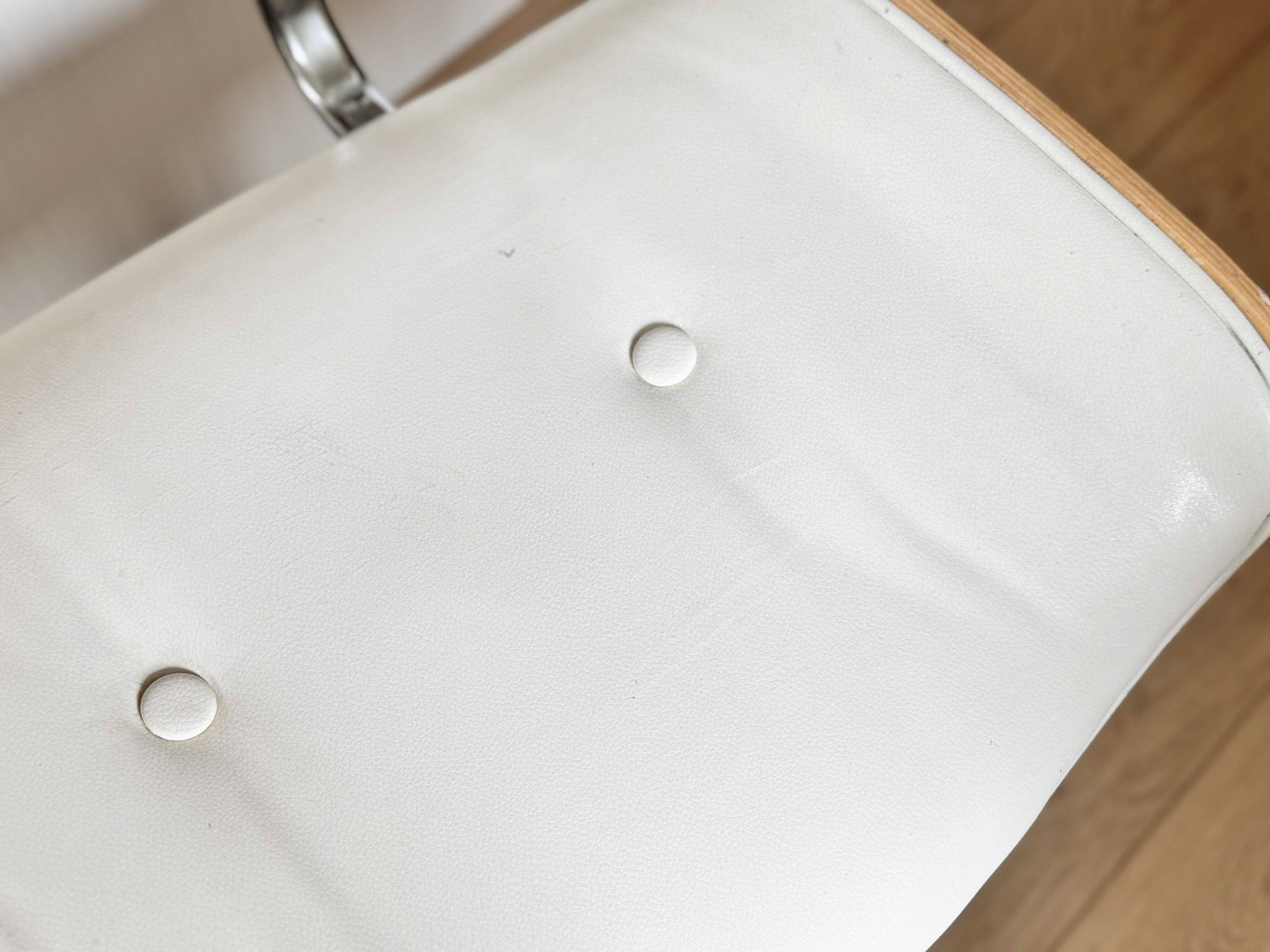 合皮のソファーで試してみた！