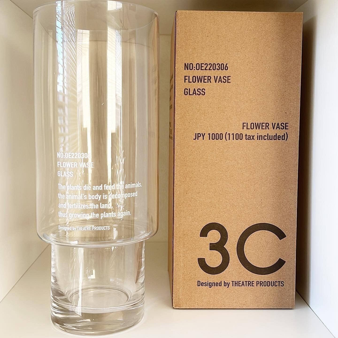 【3COINS】高見えするシンプルなフラワーベースで個性的な雰囲気を