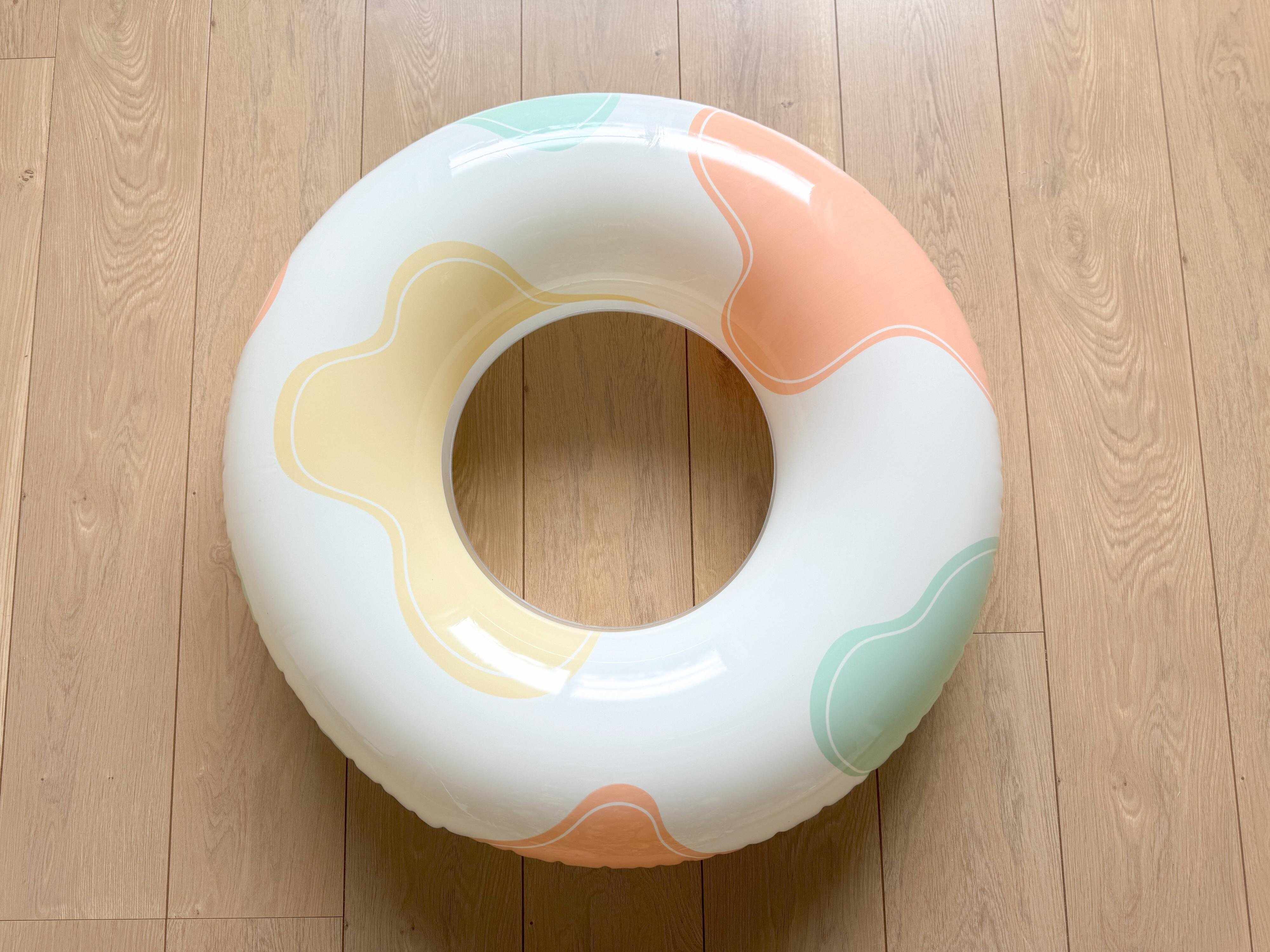 KIDS うねうね柄浮き輪（330円）