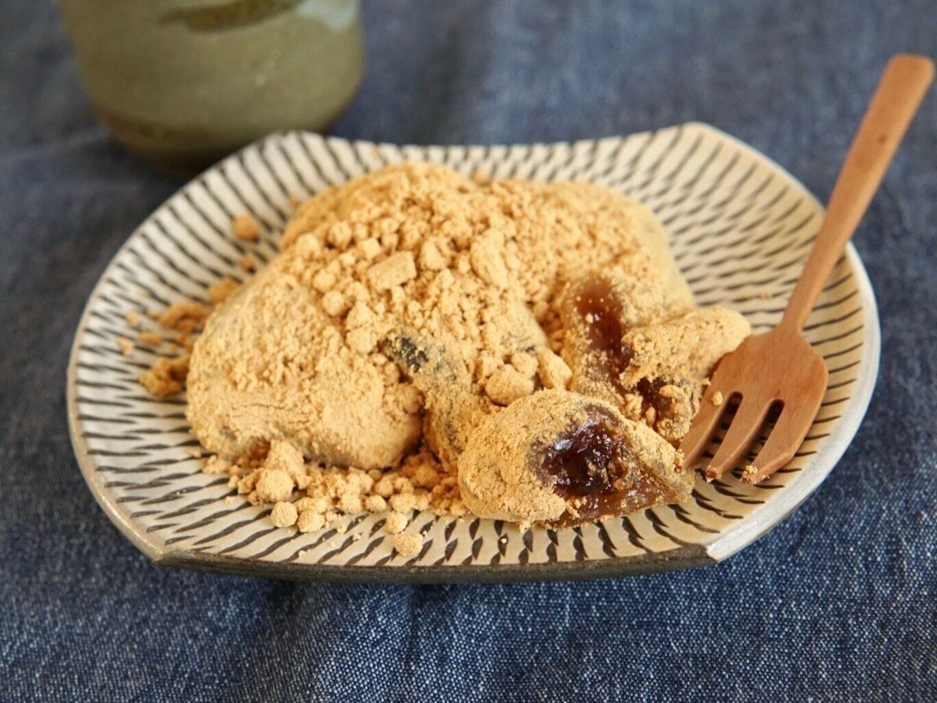 とろけるわらび餅　黒蜜入り