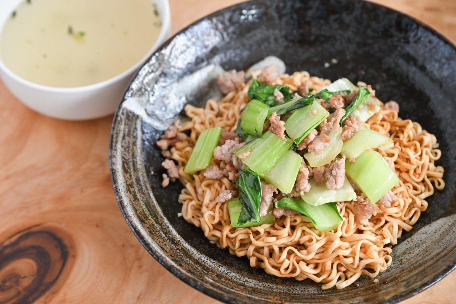 完成した維力 炸醤麺（ウェイリー ジャージャン麺）