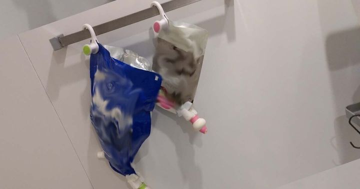 詰め替えそのまま吊り下げてる