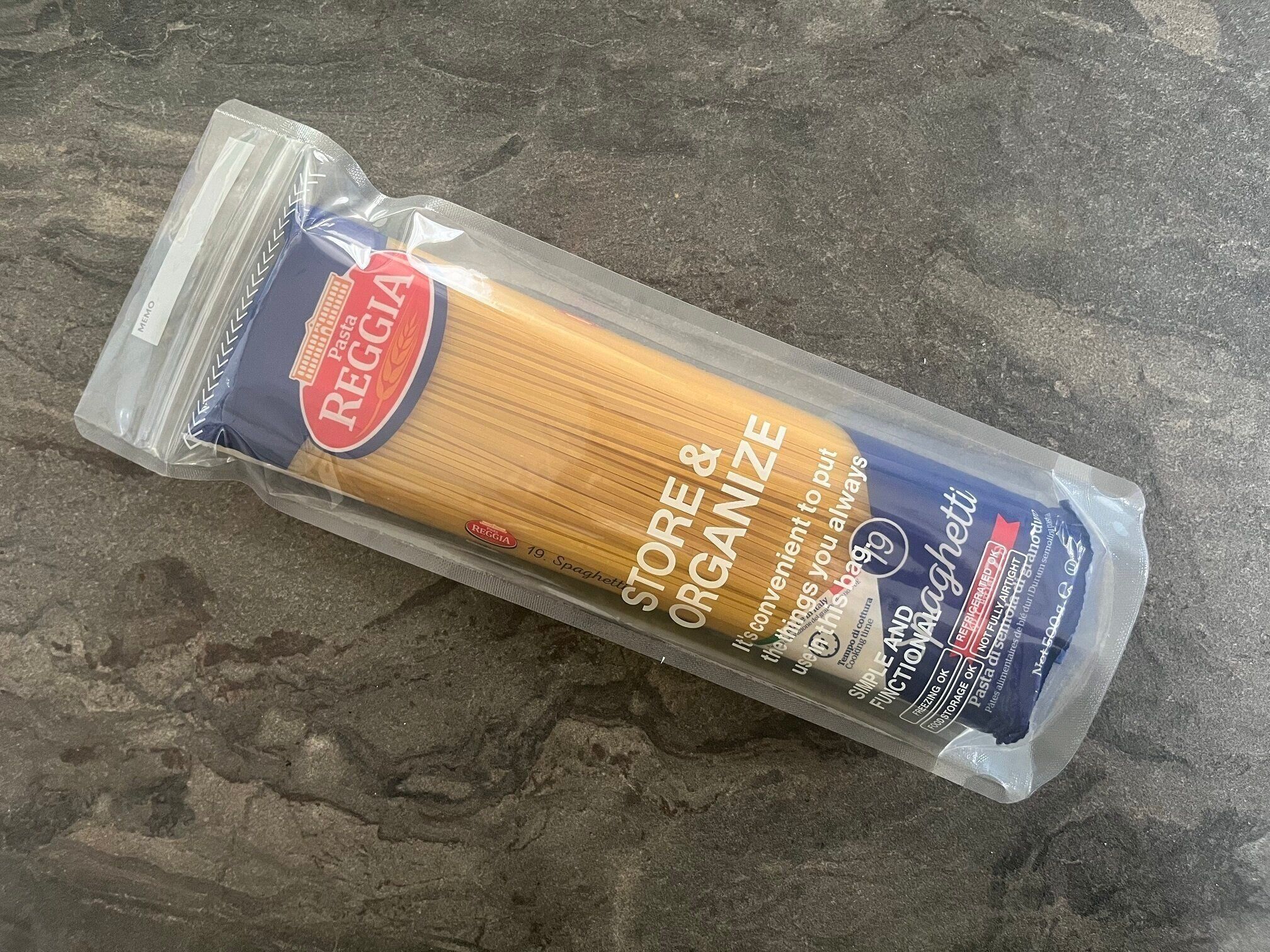 【ダイソー】「立つ」ストックバッグが便利！賢い使い方を整理収納のプロが解説