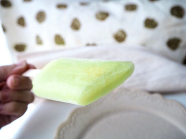 シャトレーゼ「果実食感バー シャインマスカット」断面写真