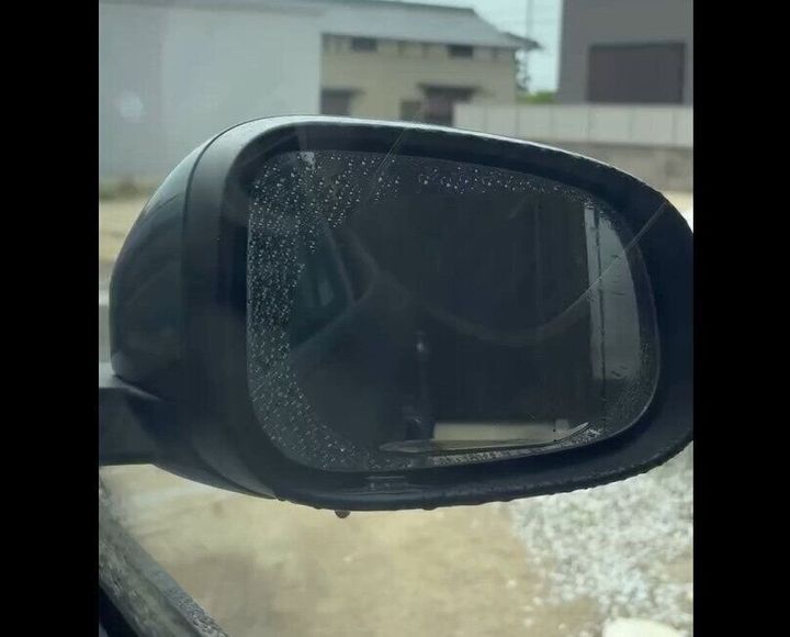 【セリア】雨の日でもよく見える!車用曇り止めフィルム