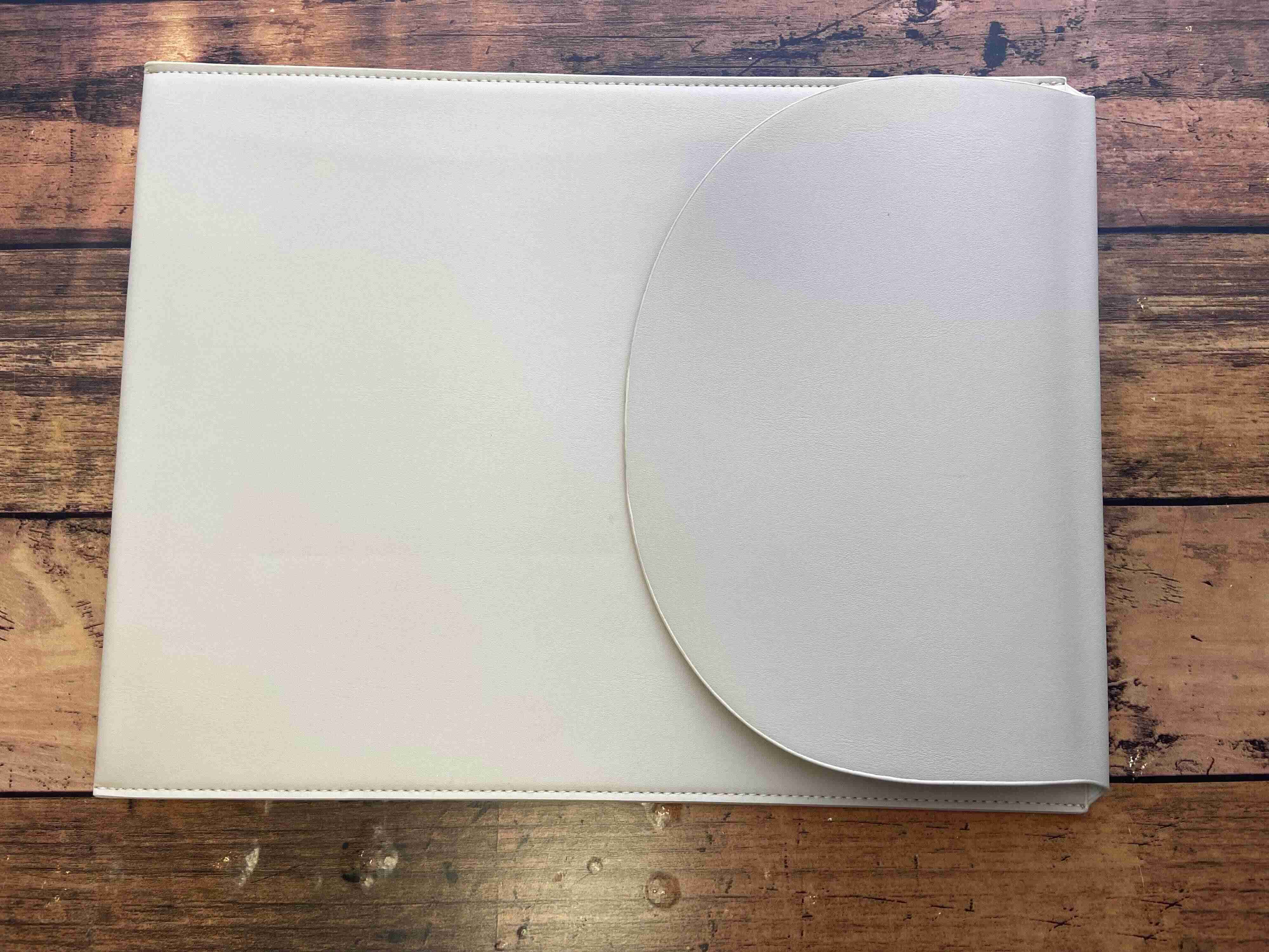 3COINS 載せて使えるPCケース