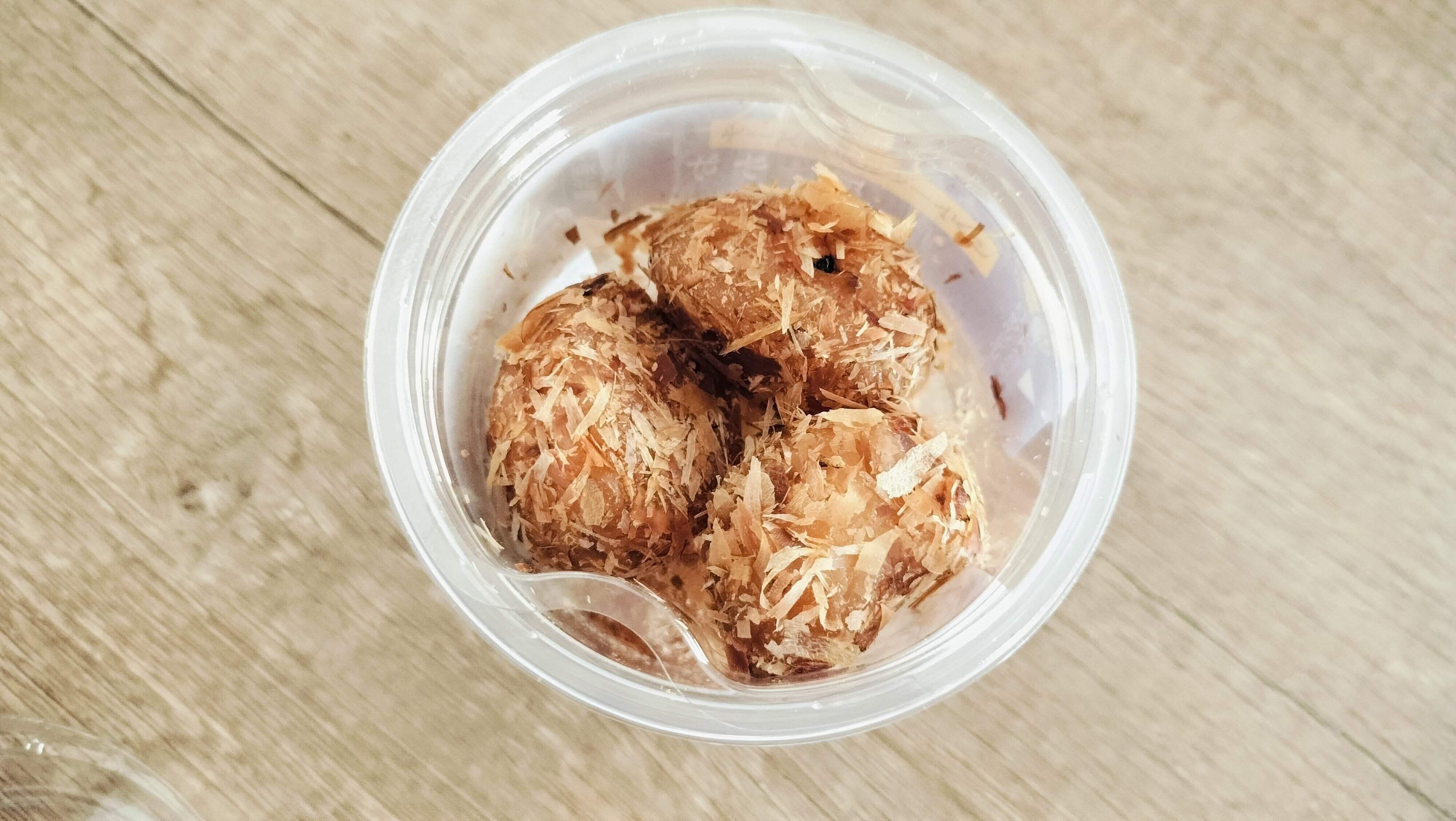 二段に分かれて入っているおかか餅