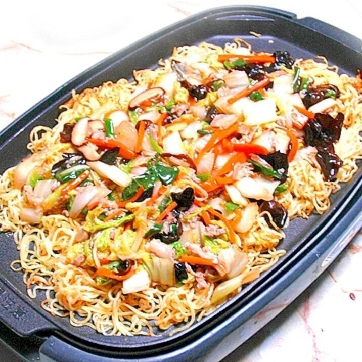 ホットプレートでパーティ！五目あんかけ焼きそば♪ レシピ・作り方