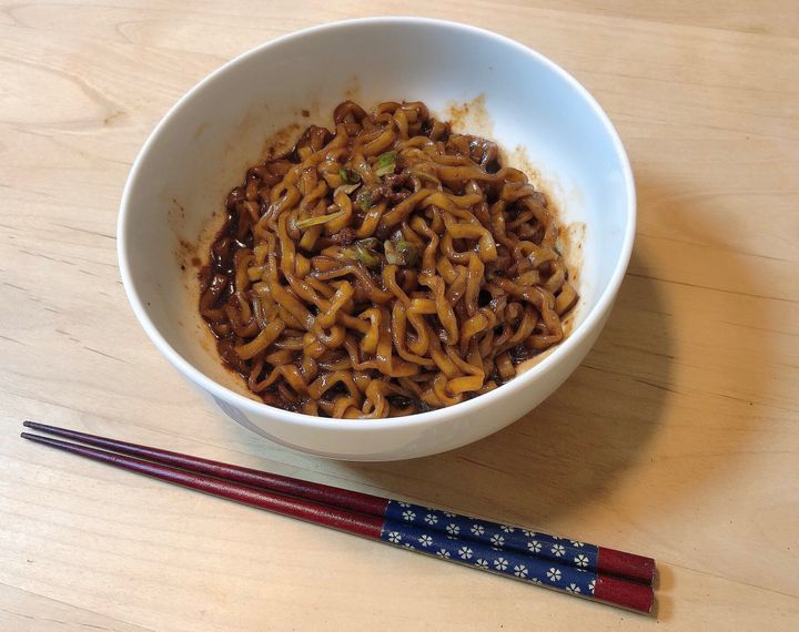 韓国ドラマのトリビア みんなが食べてるあの黒い麺は ジャージャーメン じゃなかった その正体は サンキュ 韓国ドラマのトリビア みんなが食べてるあの黒い麺は ジャージャーメン じゃなかった その正体は サンキュ