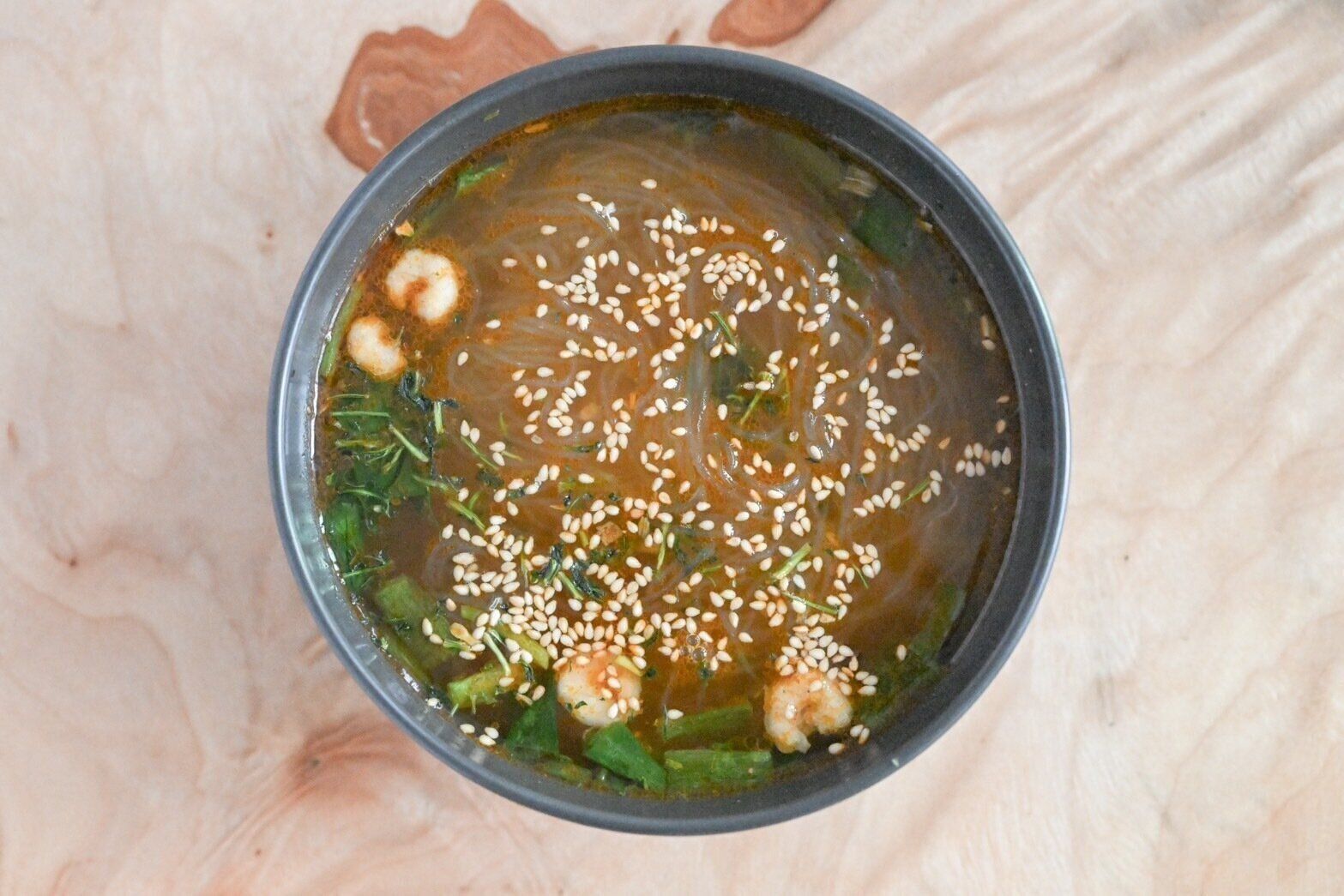 お椀に入ったタイヌードル