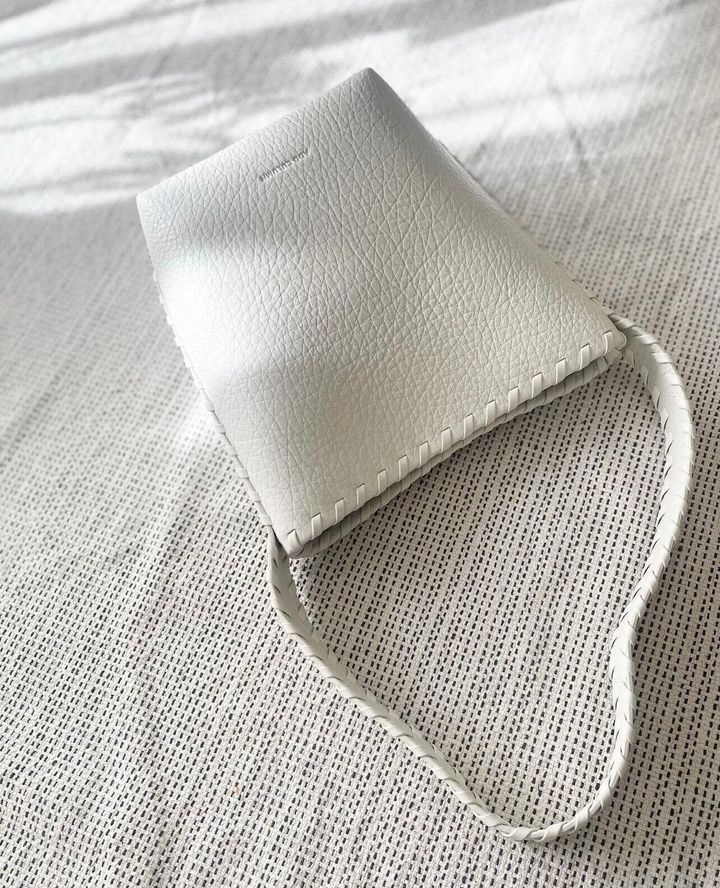 白バッグ