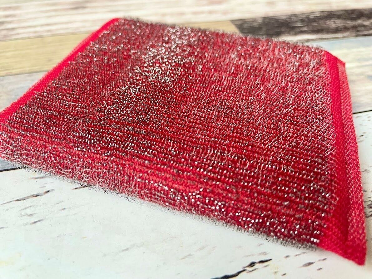 表面にステンレスが編み込まれている