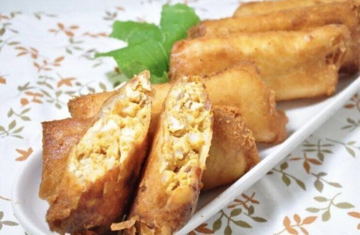 鶏ムネ肉とはんぺんのカレー春巻き