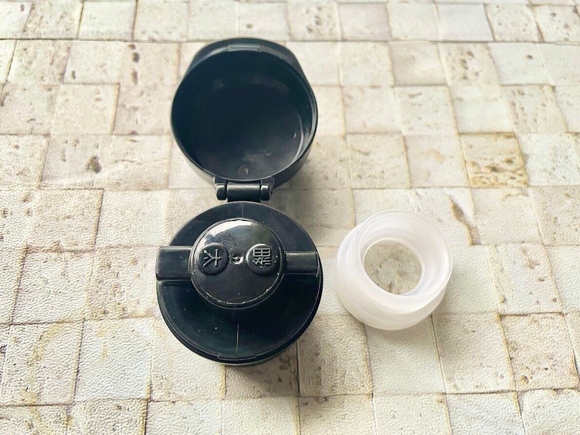 キャップと取り付けキャップ