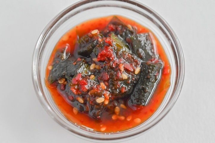 ガラス容器に入った「旨辛ニラだれ」