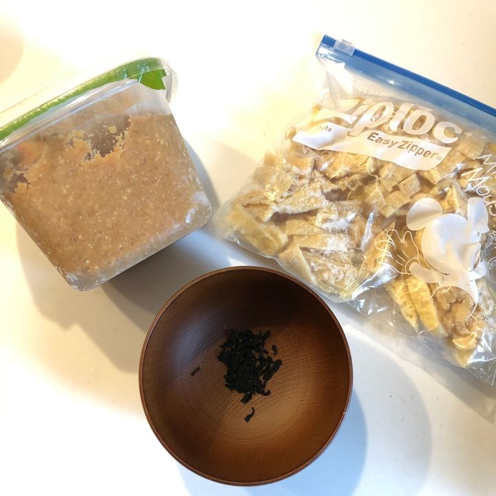 鍋不要で超簡単 ズボラさん必見の一瞬で作れる みそ汁 サンキュ 鍋不要で超簡単 ズボラさん必見の一瞬で作れる みそ汁 サンキュ