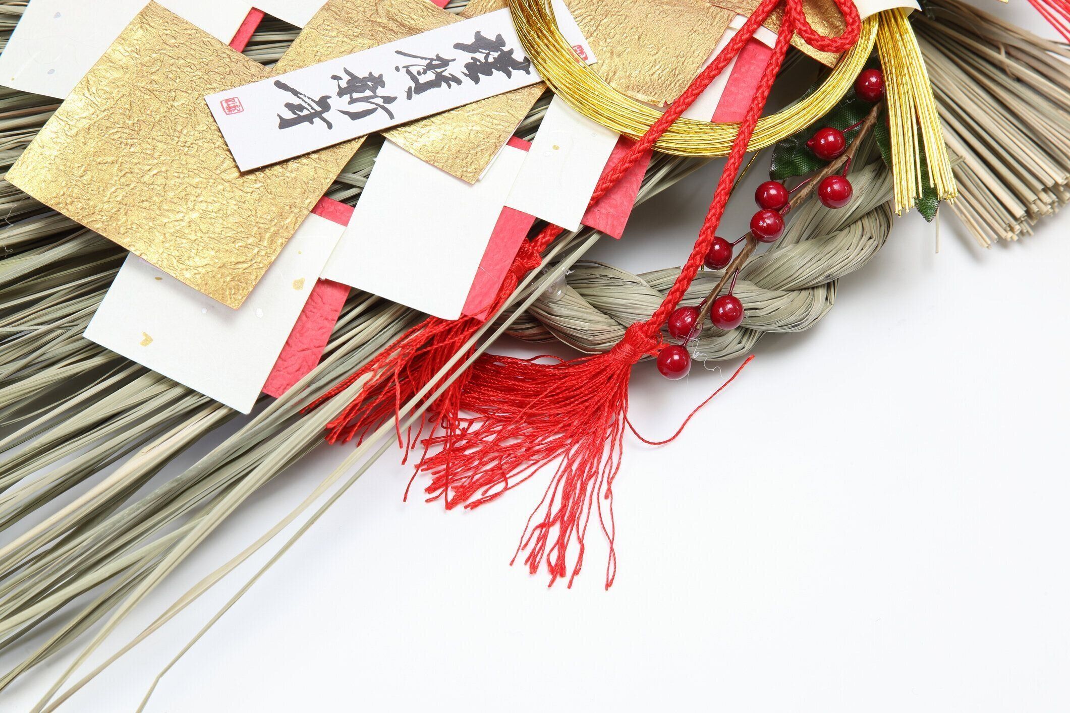 白い背景で新年のための日本の装飾