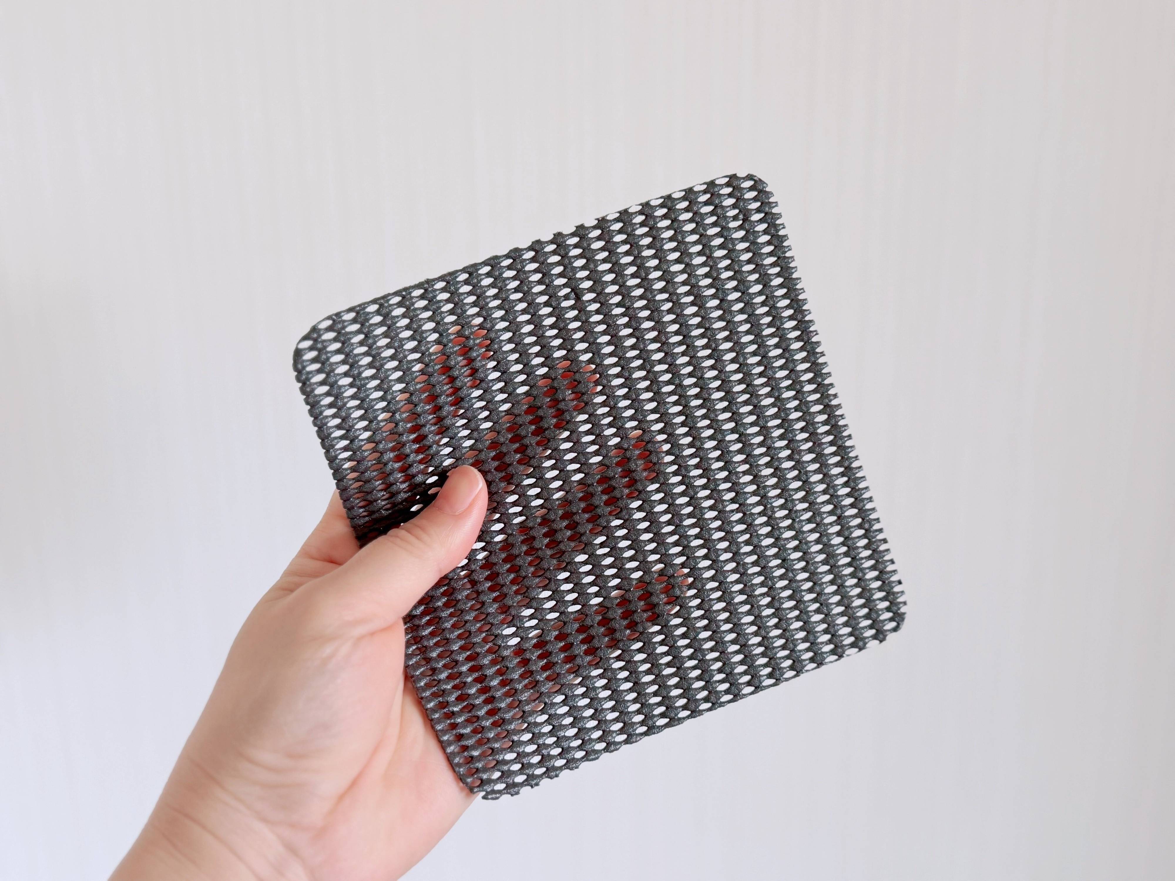 リピ買い必至！「ラグがズレる」「フタが開かない」のプチストレスを解消してくれる便利アイテム