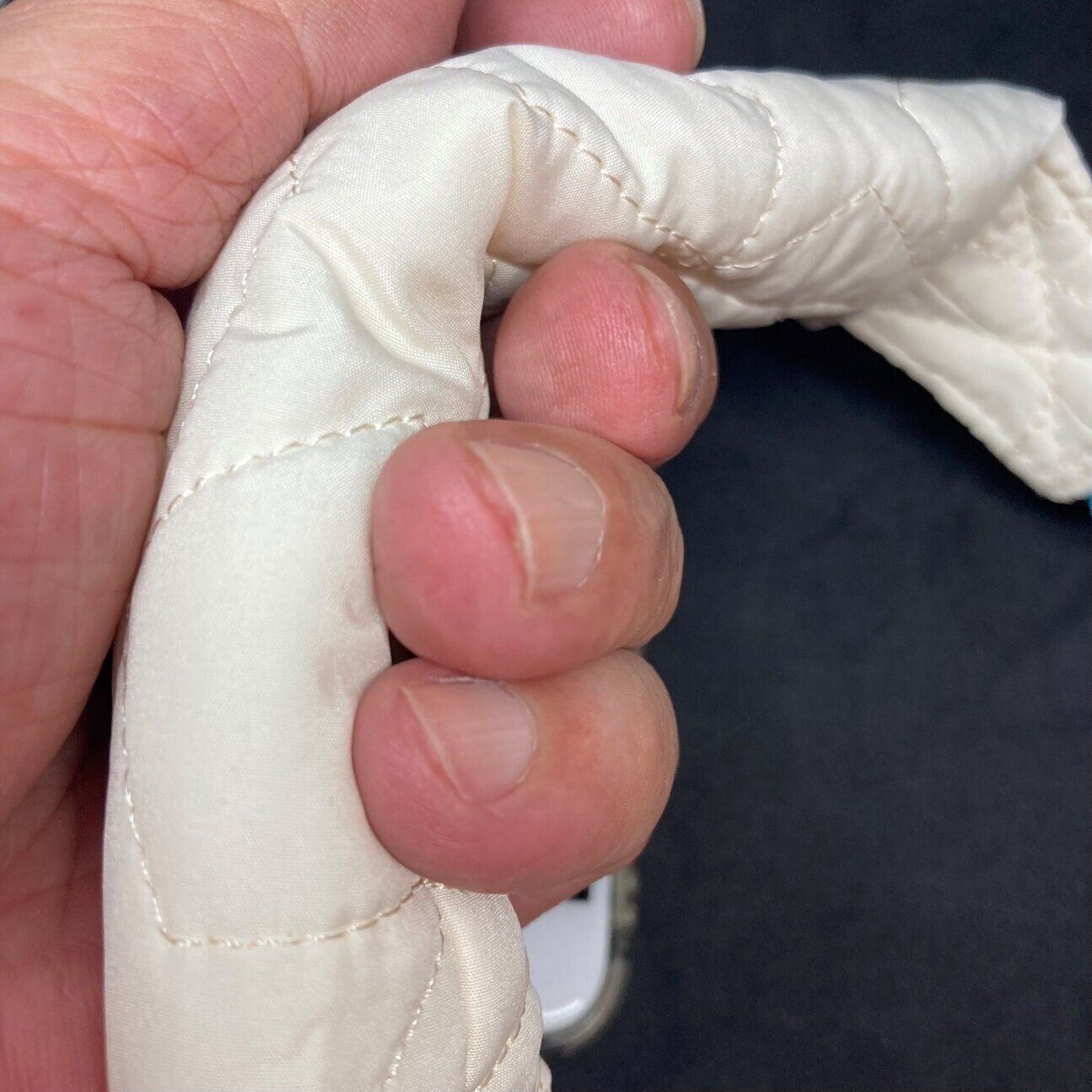 220円には見えない高見え！見つけたら絶対買って！おしゃれで機能も充実のDAISOｘTGC「ハンドストラップ」に大満足