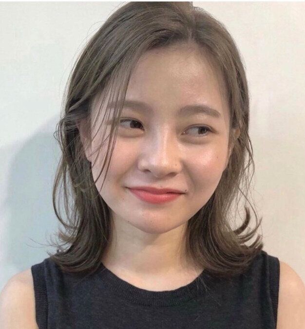 30代女性におすすめのヘアスタイル。少し軽めが旬のレイヤーボブ