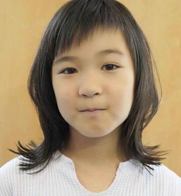 アシンメトリーの前髪でおしゃれ感アップ!くびれミディアム