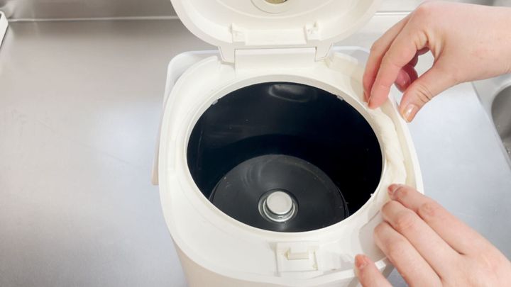 濡らしたキッチンペーパーを当てる