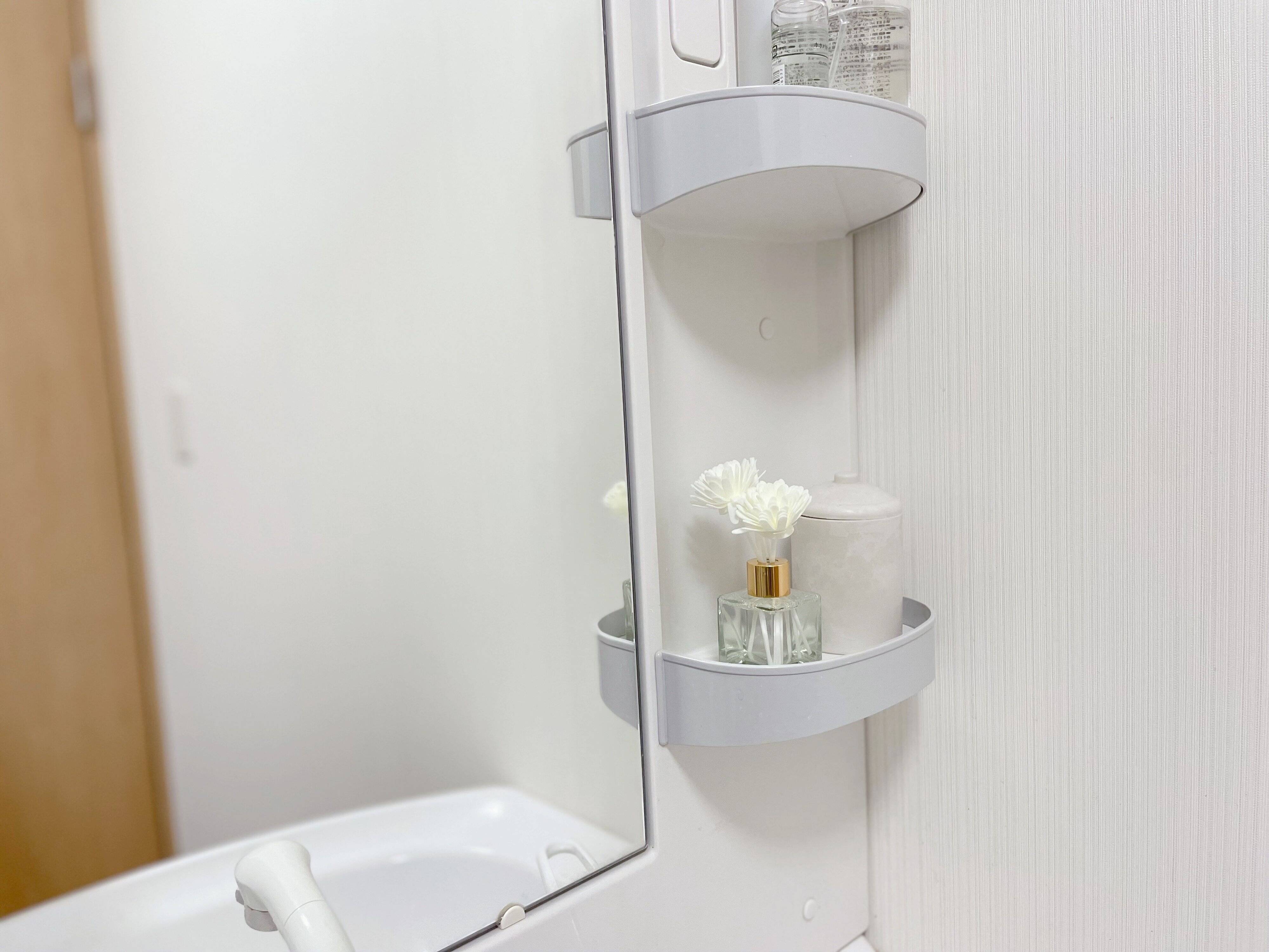 小ぶりなので狭い場所に飾っても邪魔にならない