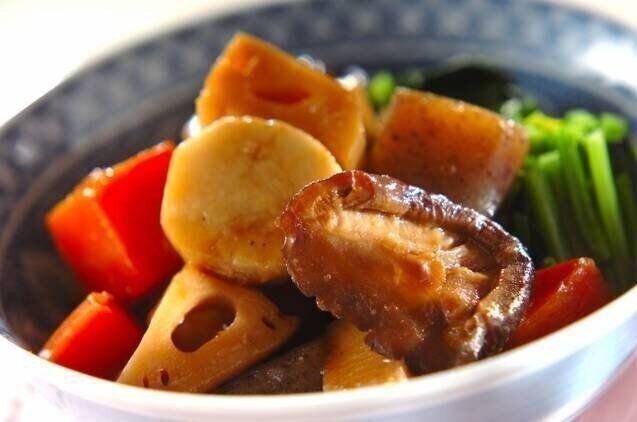 こんにゃく入り根菜の煮物