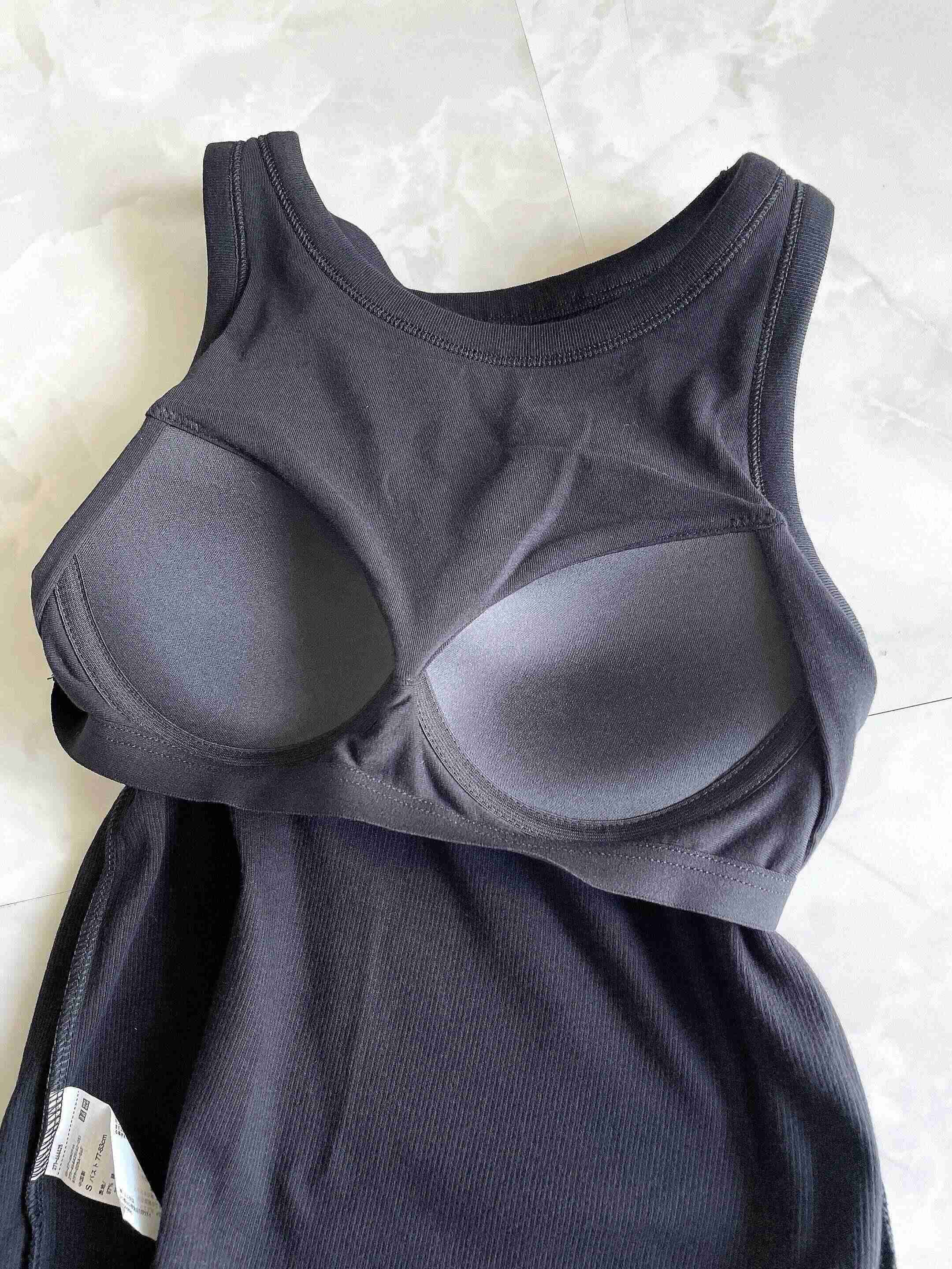 ユニクロ　ブラトップ