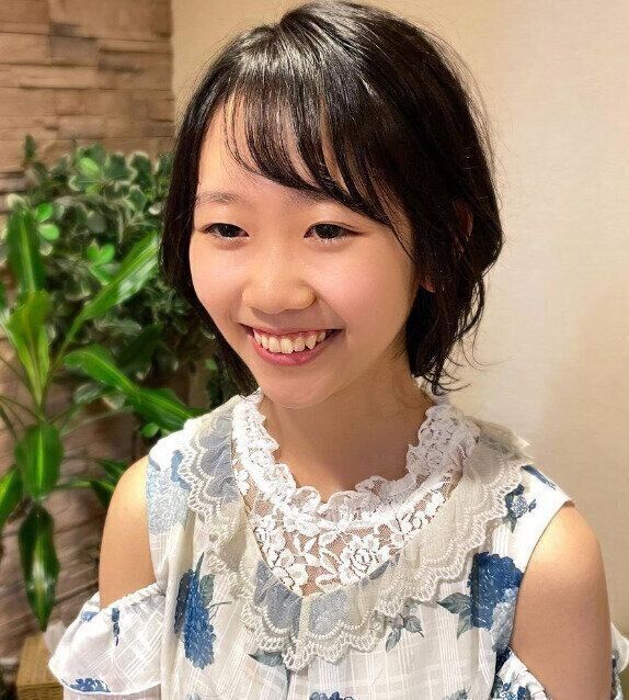 軽めのシルエットで髪を伸ばしたい方におすすめ！ウルフボブ