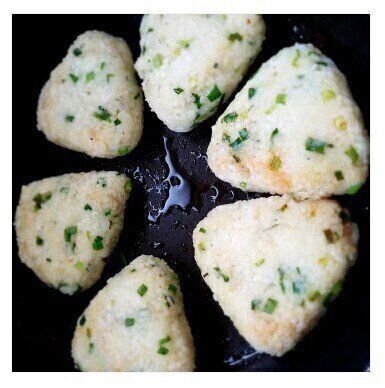 余った冷や飯で簡単焼きおにぎり(＋減塩醤油) 