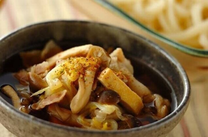 豚肉とシメジのつけうどん