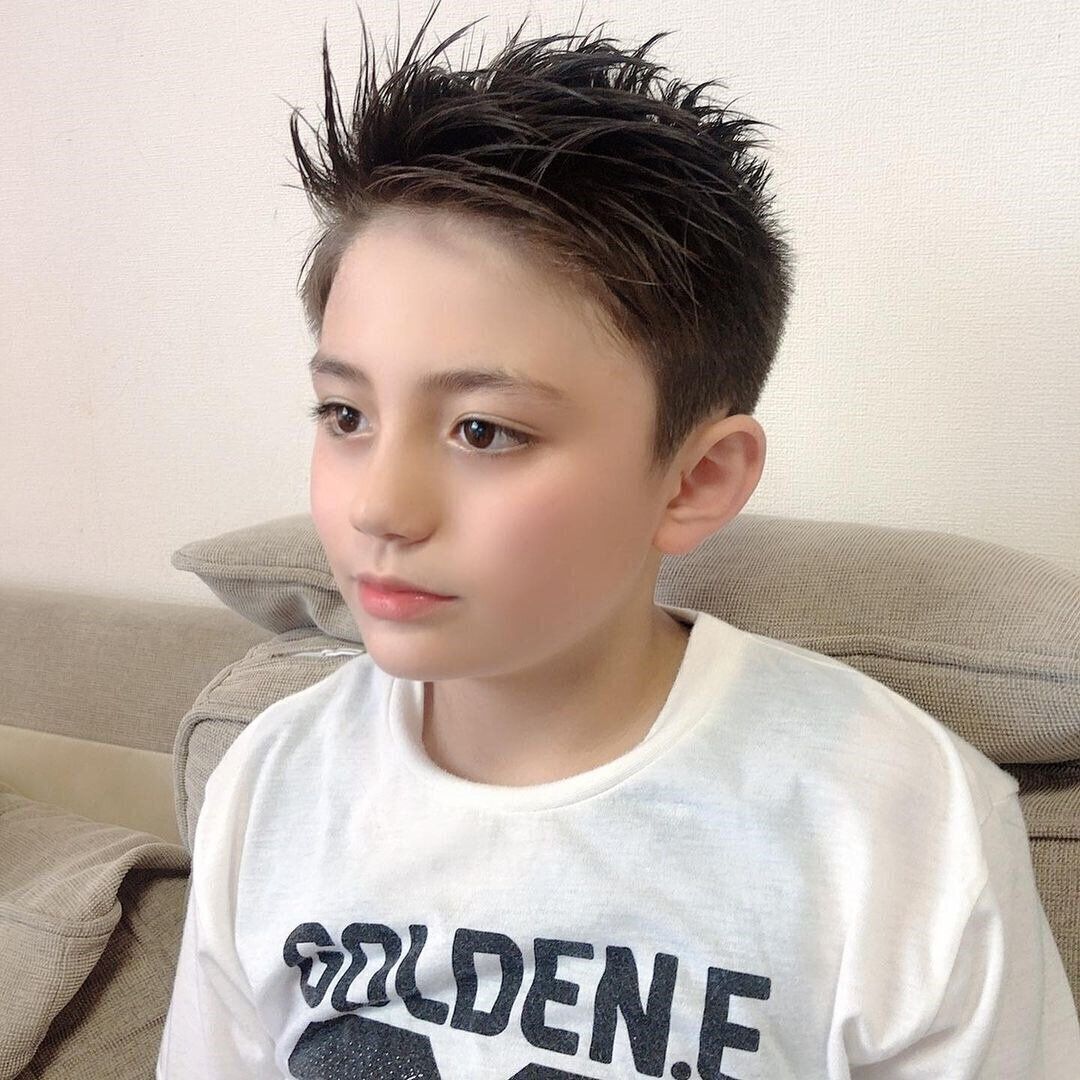 おしゃれ小学生男子の髪型・ヘアカタログ！どの角度から見てもかっこいい！ツーブロック