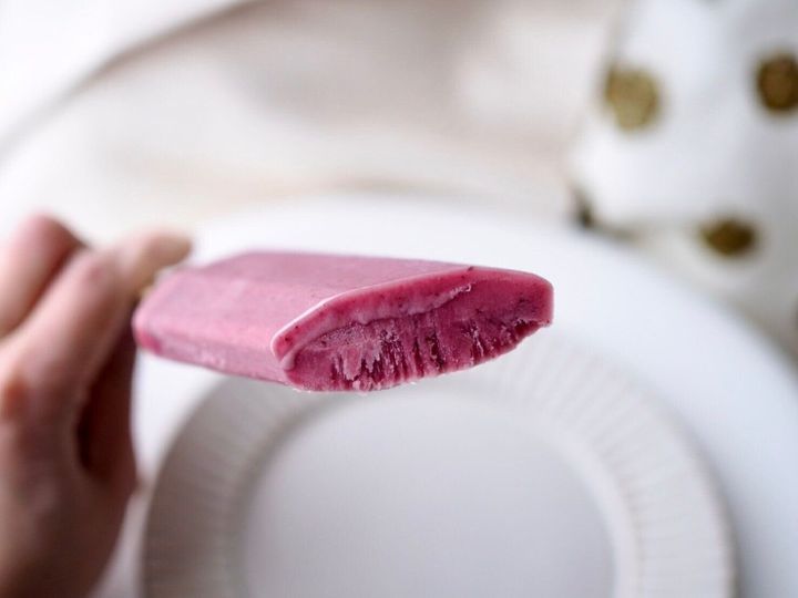 シャトレーゼ「アサイーボウル風アイスバー」断面写真