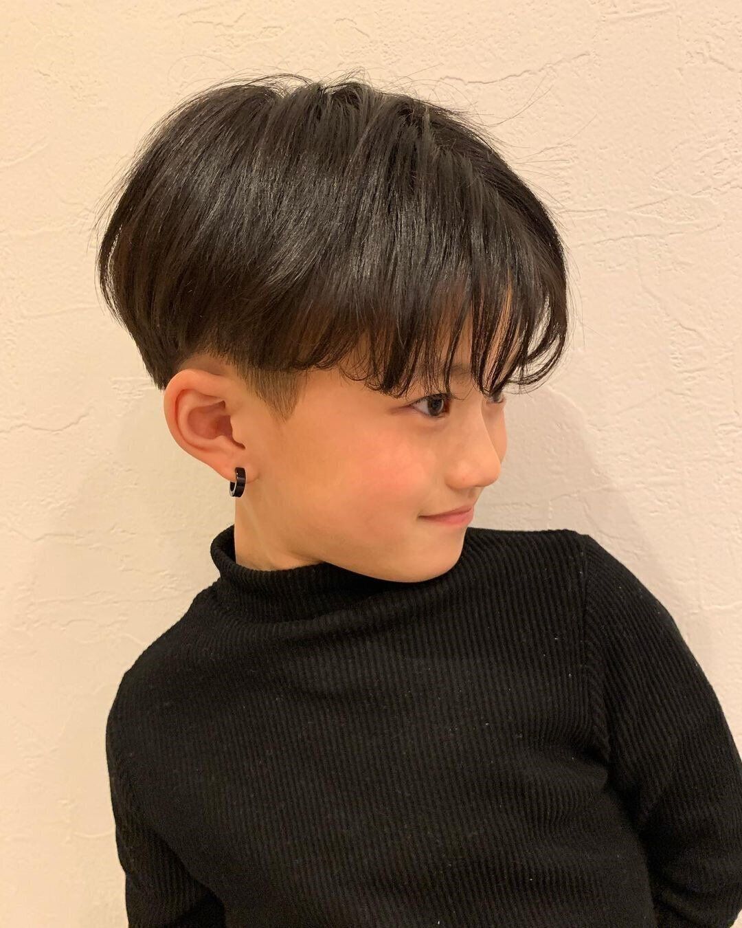 おしゃれ小学生男子の髪型・ヘアカタログ！大人顔負けのセンター分けヘアスタイル