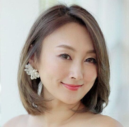 ハイライトで華やかに！エレガントボブ