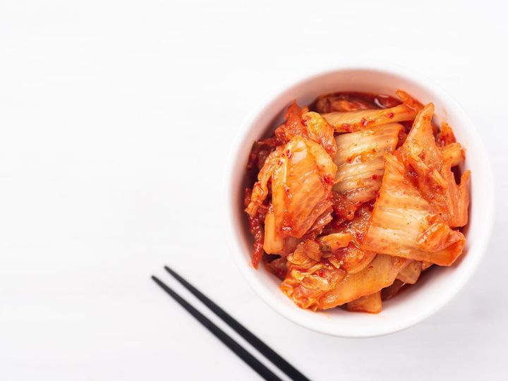 管理栄養士監修 賞味期限切れの キムチ はいつまで食べられる 開封状態に分けて解説 サンキュ 管理栄養士監修 賞味期限切れの キムチ はいつまで食べられる 開封状態に分けて解説 サンキュ