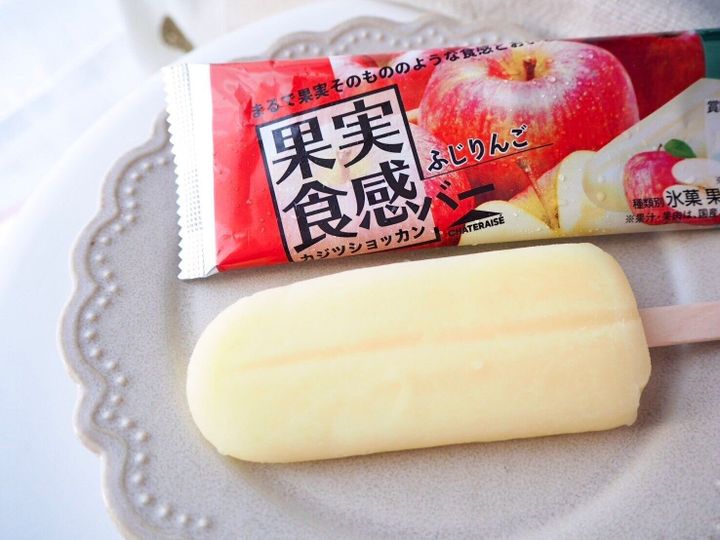 シャトレーゼ「果実食感バー ふじりんご」商品写真