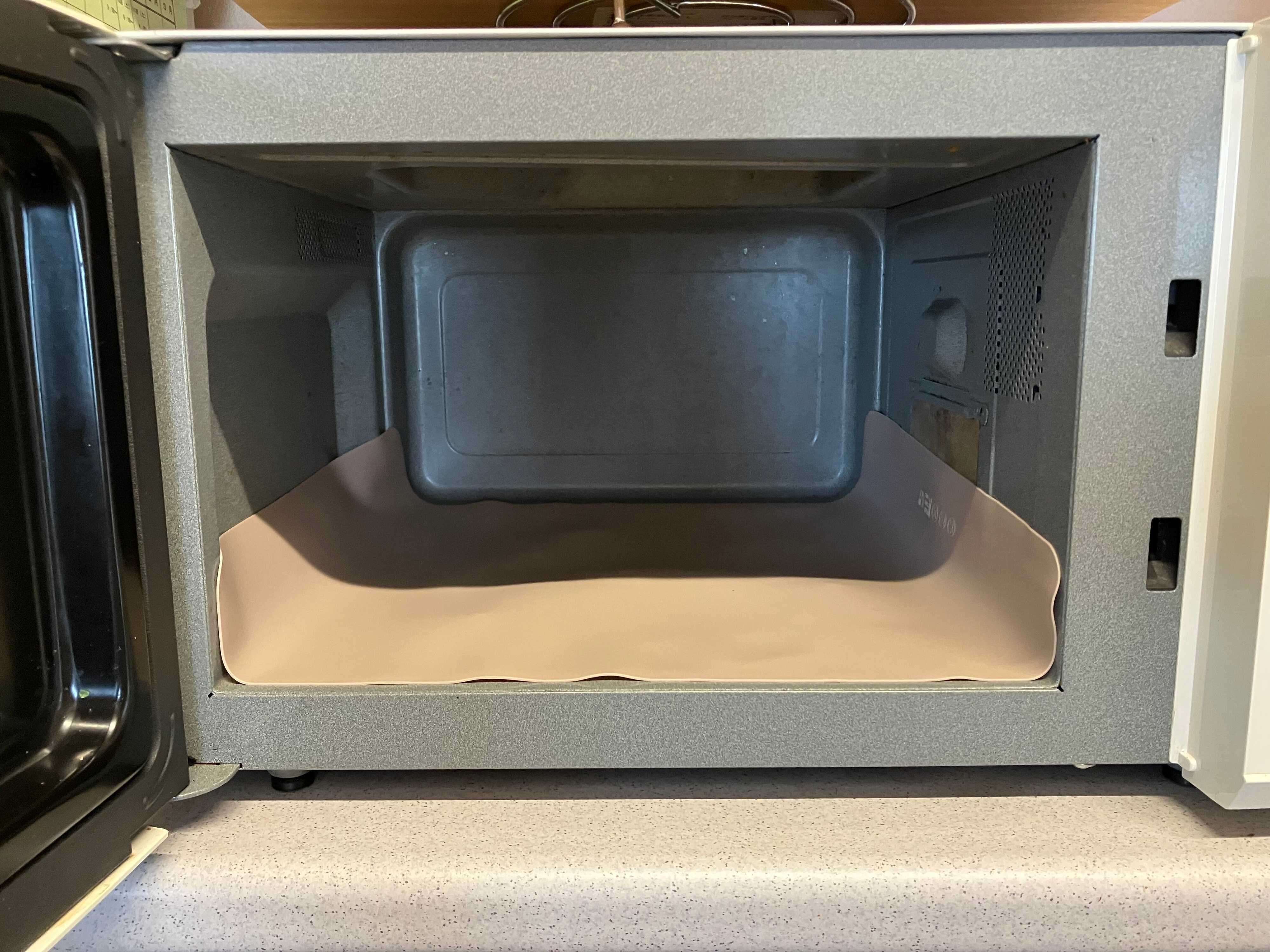 そのままのサイズをレンジ内に入れるとこんな感じ