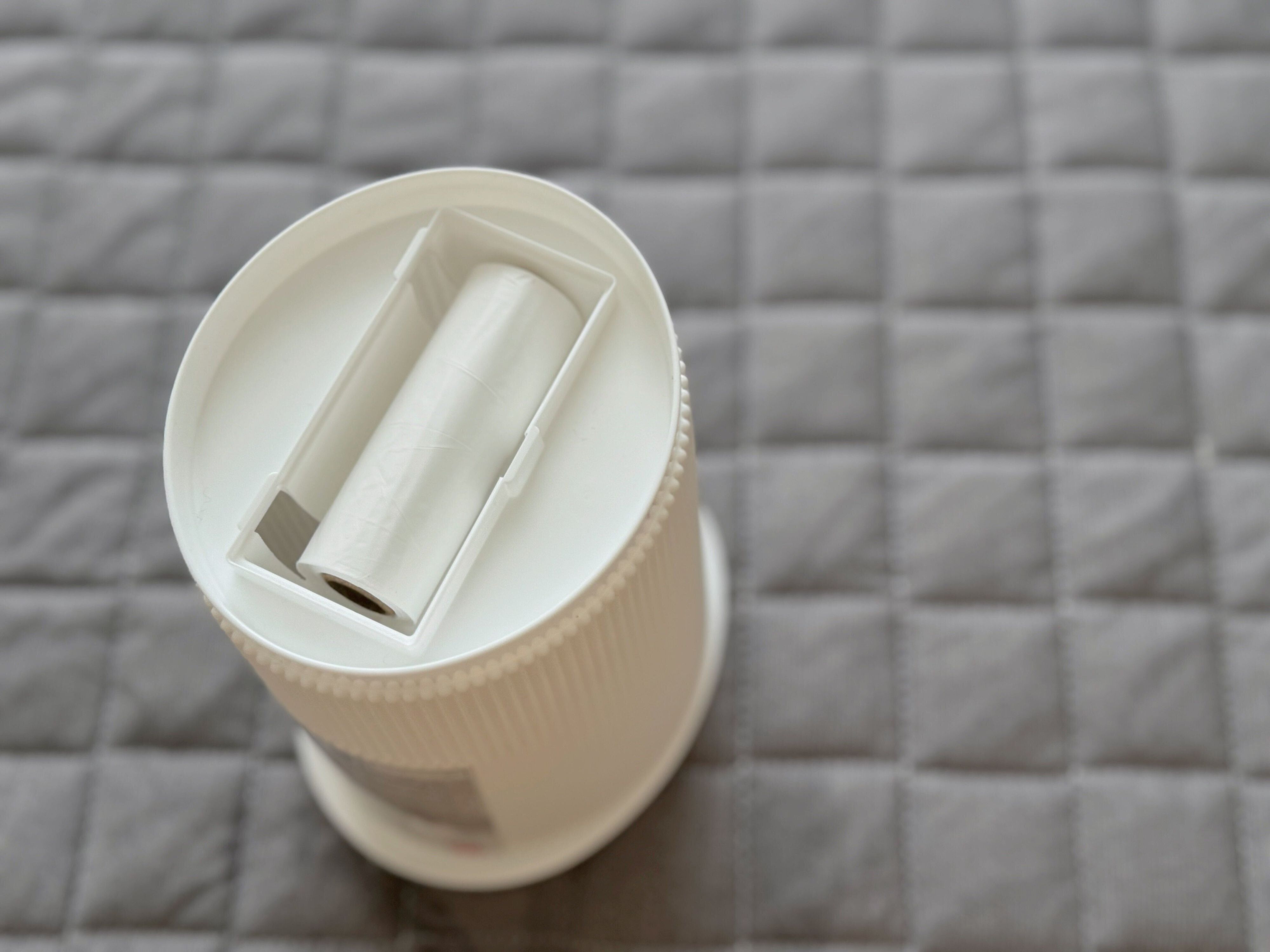 別売りの携帯ポリ袋（取り換え用カートリッジ）を使用