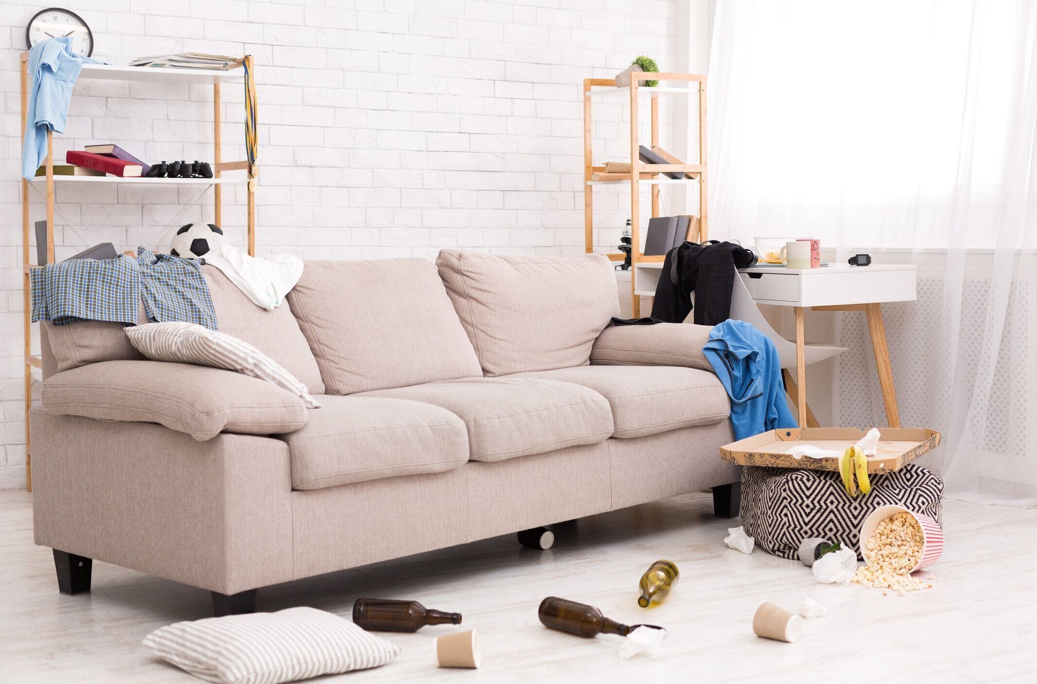 カオスとパーティーの後の部屋での混乱