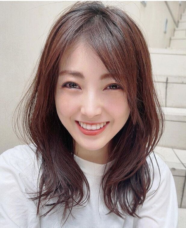 絶妙な質感がおしゃれ！スタイリッシュなセミロング