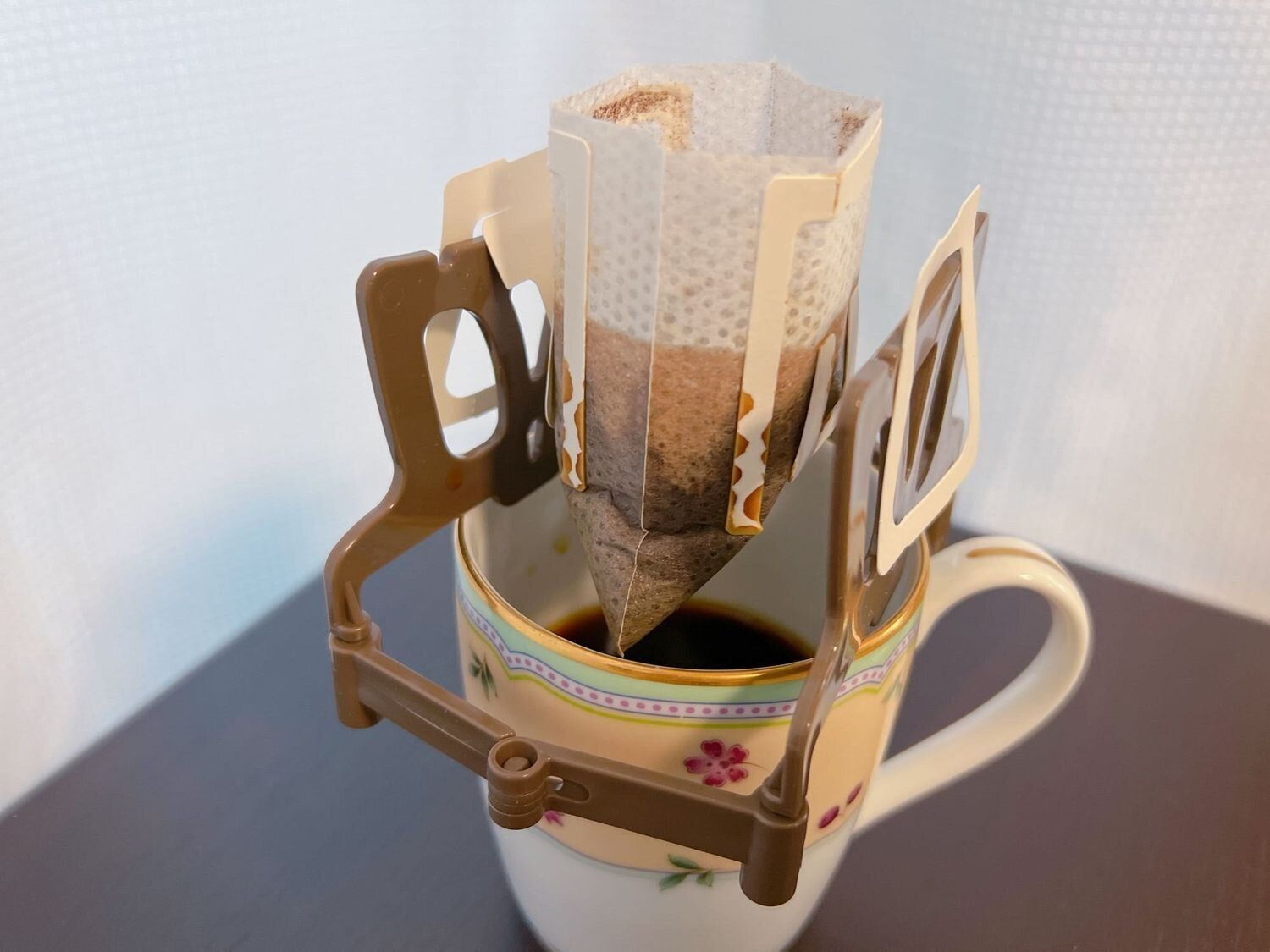 カップの上にセットします