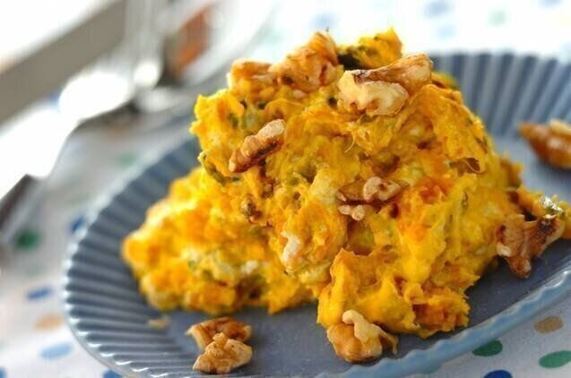 カボチャと水きりヨーグルトのサラダ