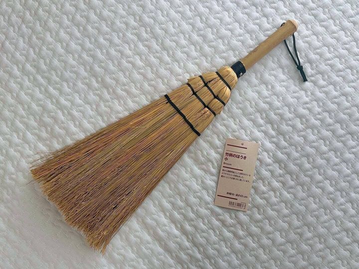 【無印良品】飾っているだけでおしゃれ!小サイズの竹柄のほうき