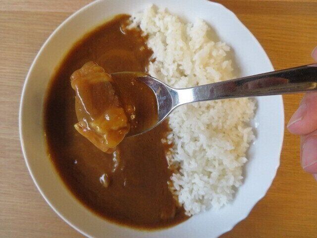 和出汁と牛肉の大盛りカレーを食べてみた