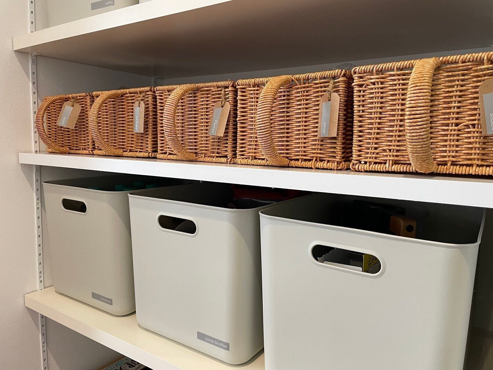 【3COINS】見た目はバスケットなのに水洗いOK!?使い勝手抜群の収納アイテムはプロも太鼓判