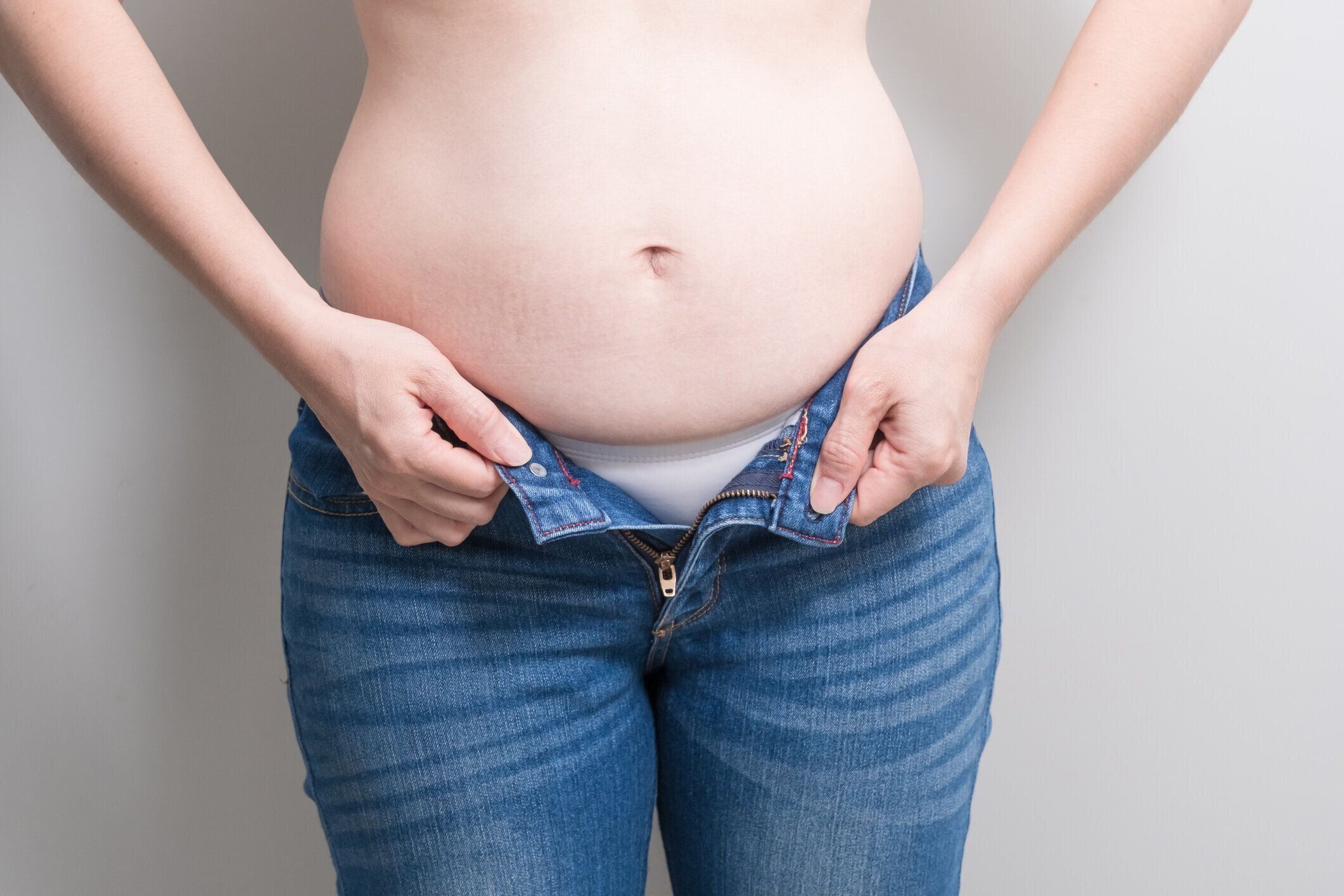 たったこれだけ 寝たまま腹の浮き輪を取るポーズ サンキュ