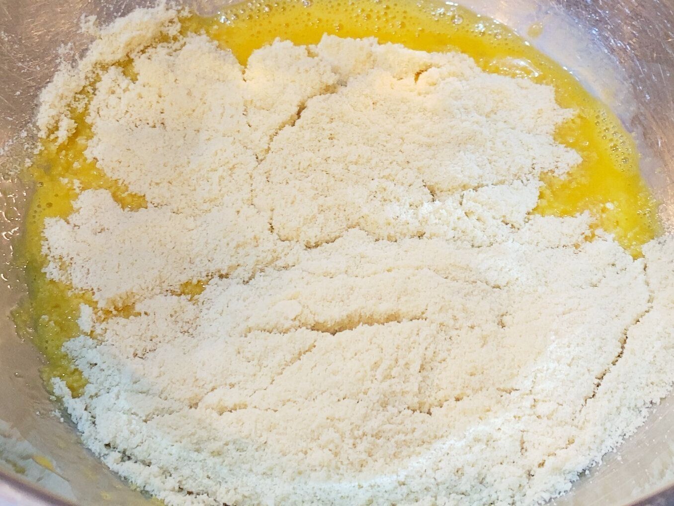 栄養価もアップ！ハンバーグをふんわり仕上げるために入れるのはこれ！