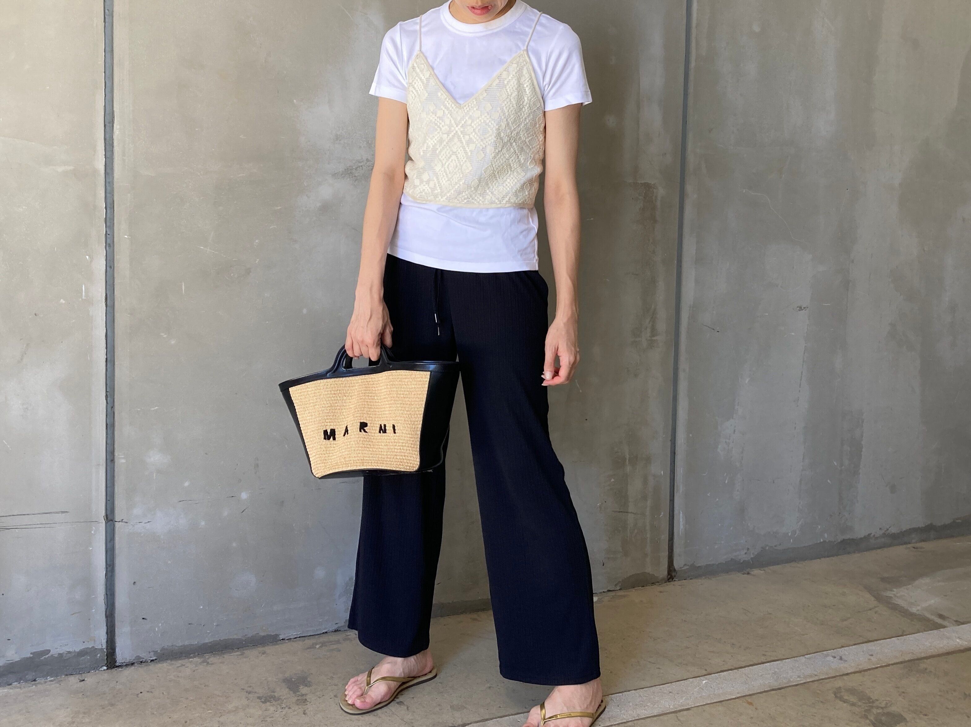 「迷ったら定番カラーを買って！」1枚買えば長く着回せる【ユニクロ＆ＧＵ】の白＆黒アイテム